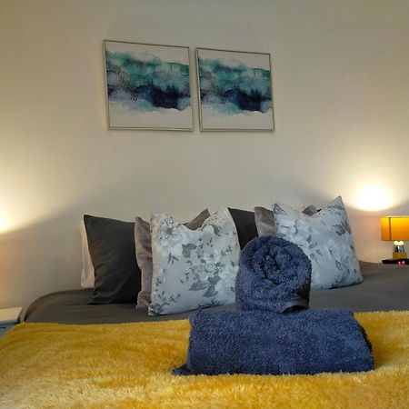 Newly Renovated 3 Bedroom House, 6 Beds With 2 Showers, Near University Town Centre Lancaster Exterior foto