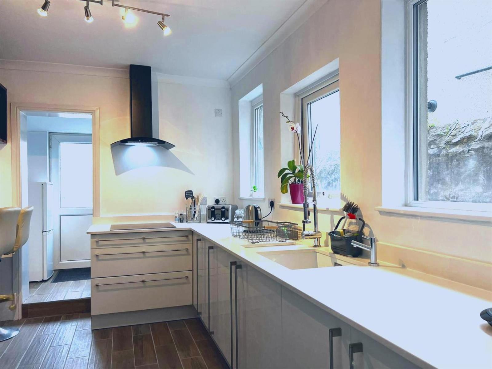 Newly Renovated 3 Bedroom House, 6 Beds With 2 Showers, Near University Town Centre Lancaster Exterior foto
