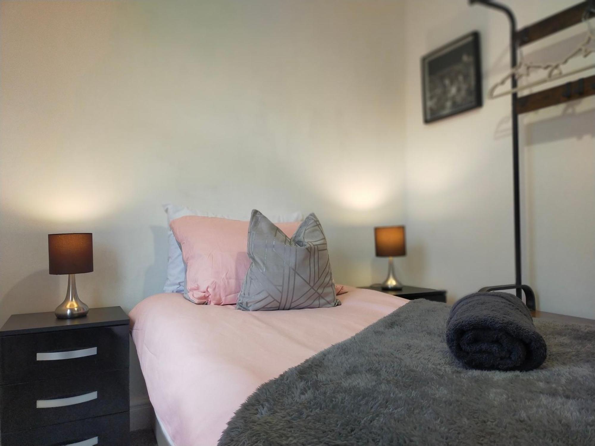Newly Renovated 3 Bedroom House, 6 Beds With 2 Showers, Near University Town Centre Lancaster Exterior foto